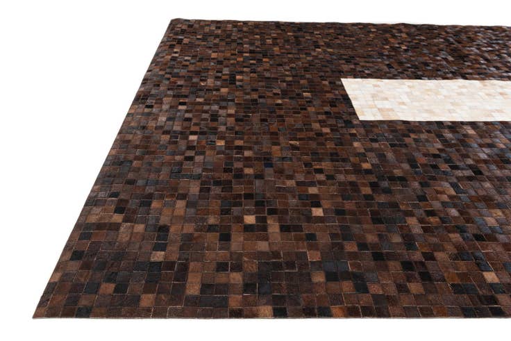Detail image of 8' 2 x 10' Cowhide Stocks Rug