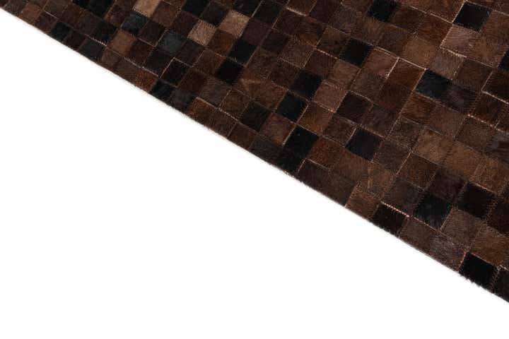 8' 2 x 10' Cowhide Stocks Rug