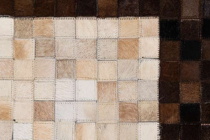 8' 2 x 10' Cowhide Stocks Rug