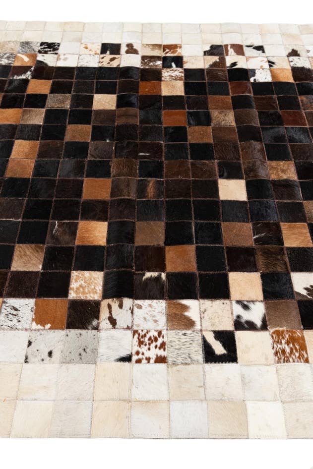 Detail image of 5' x 7' 11 Cowhide Stocks Rug