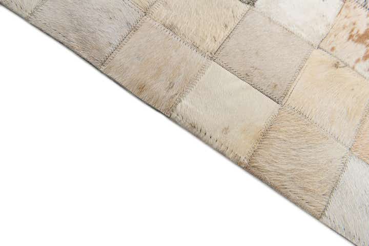 5' x 8' Cowhide Stocks Rug