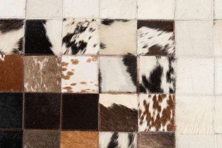 5' x 8' Cowhide Stocks Rug