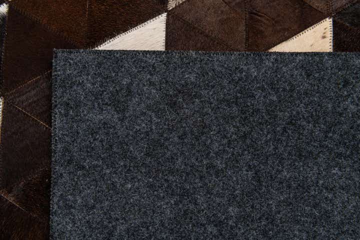 5' x 8' Cowhide Stocks Rug