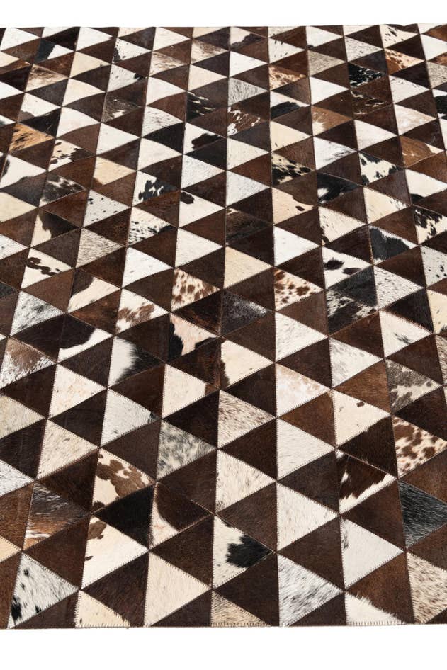 Detail image of 5' x 8' 1 Cowhide Stocks Rug