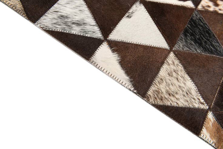 Detail image of 5' x 8' 1 Cowhide Stocks Rug