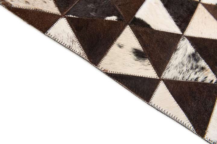 4' 11 x 8' Cowhide Stocks Rug