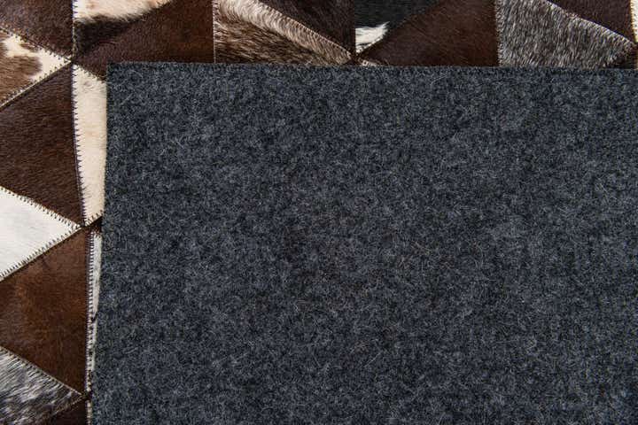 4' 11 x 8' Cowhide Stocks Rug