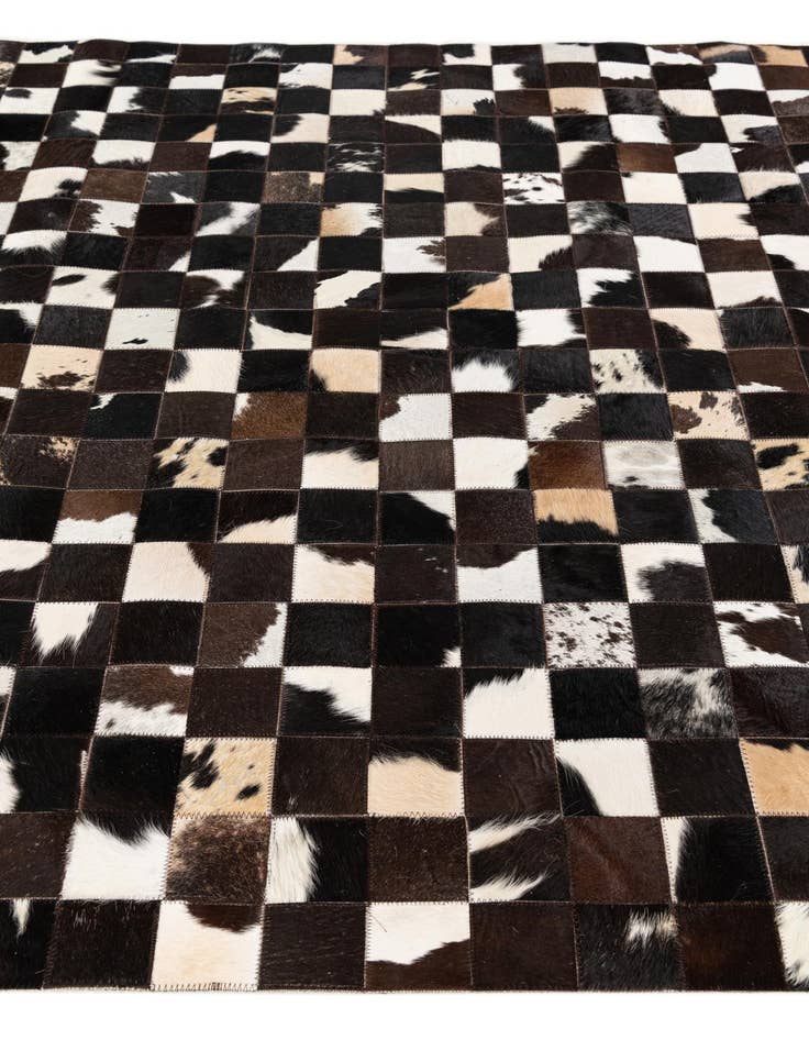 Detail image of 5' x 7' 11 Cowhide Stocks Rug