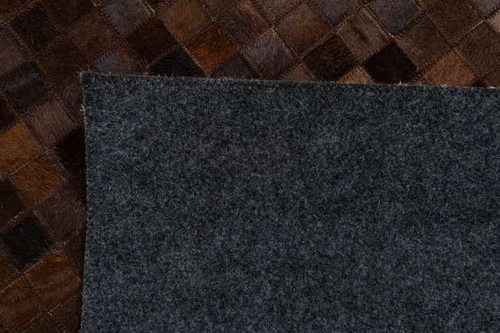 5' 2 x 8' Cowhide Stocks Rug