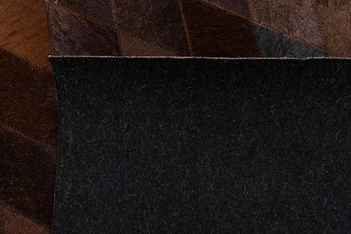 5' 1 x 8' Cowhide Stocks Rug