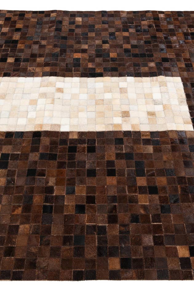 Detail image of 5' x 7' 11 Cowhide Stocks Rug