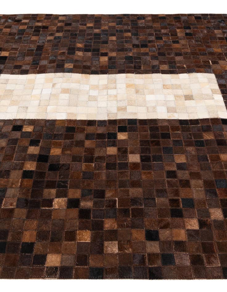 Detail image of 5' x 7' 10 Cowhide Stocks Rug