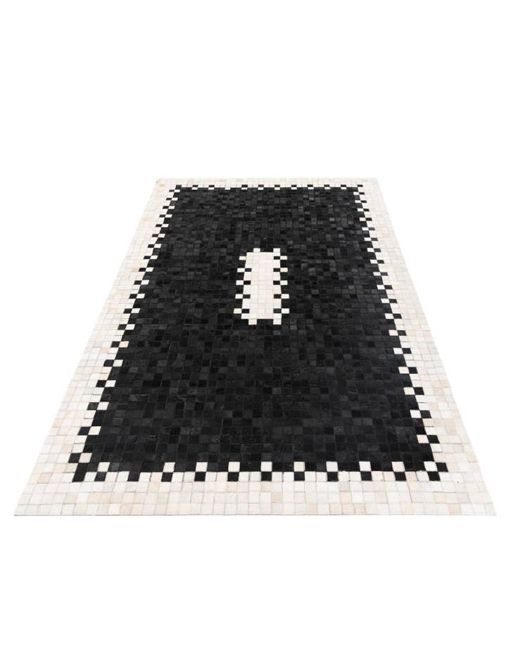 Detail image of 5' x 7' 10 Cowhide Stocks Rug