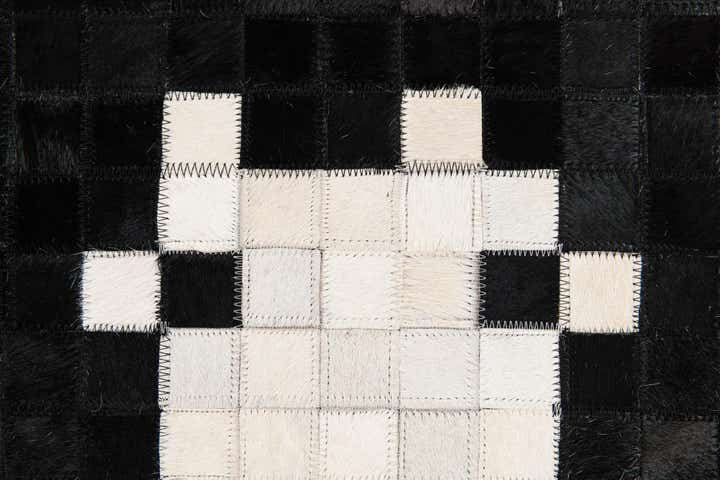 5' x 7' 10 Cowhide Stocks Rug