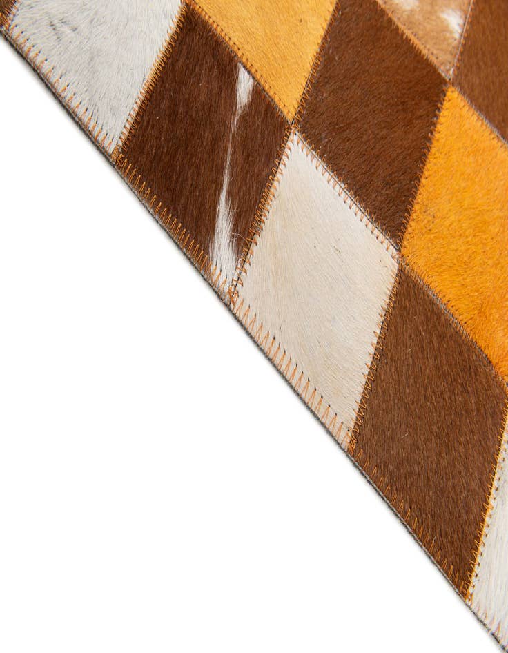 Detail image of 5' x 7' 11 Cowhide Stocks Rug