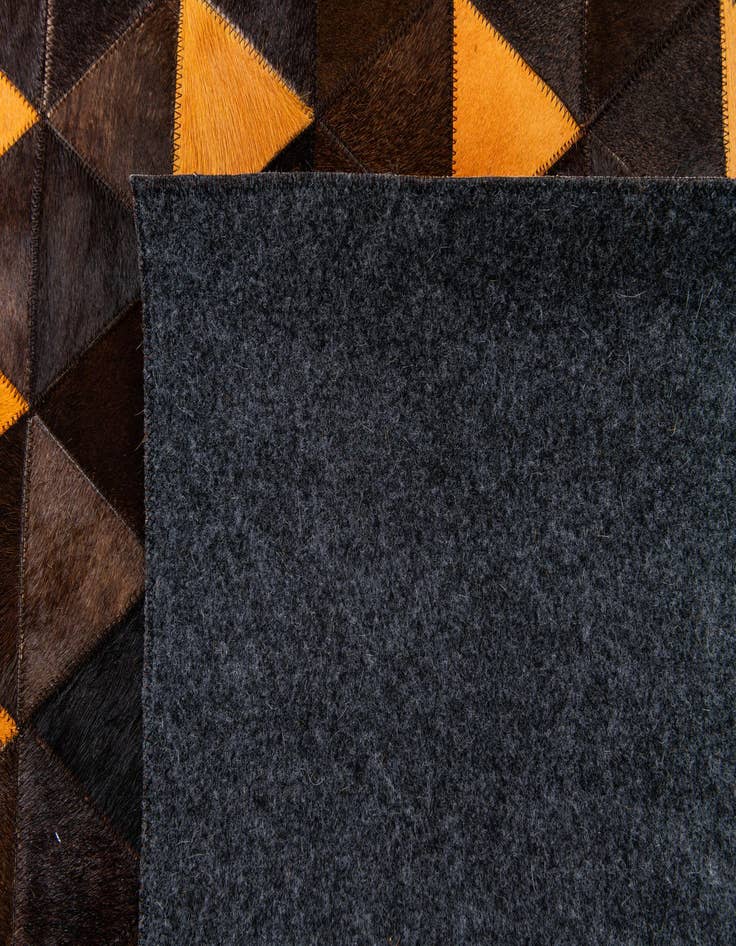 Detail image of 5' x 8' 1 Cowhide Stocks Rug