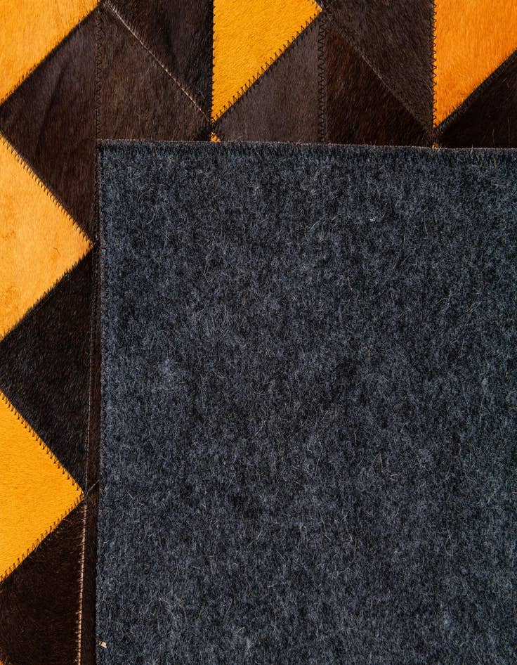 Detail image of 5' x 8' 1 Cowhide Stocks Rug