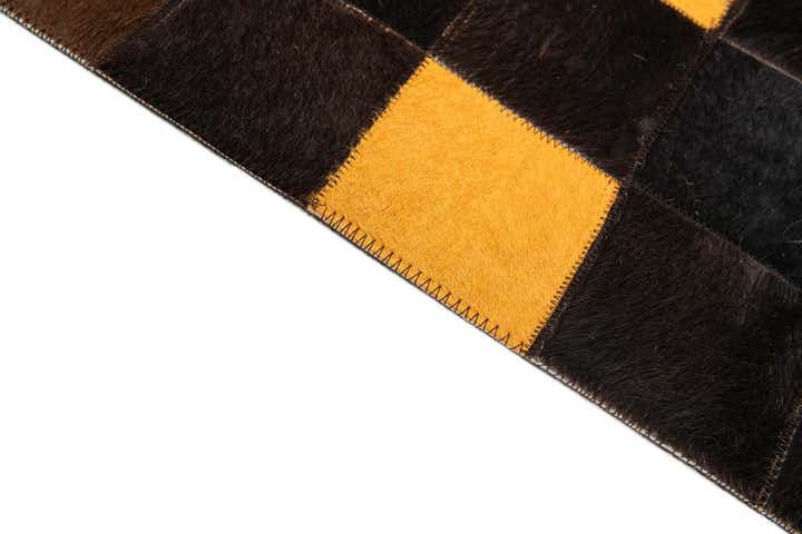 5' 2 x 8' Cowhide Stocks Rug