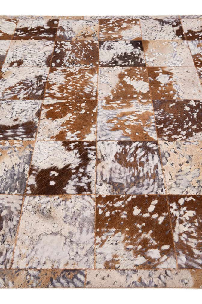 5' 2 x 8' Cowhide Stocks Rug
