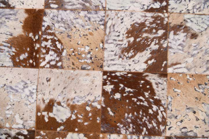 5' 2 x 8' Cowhide Stocks Rug