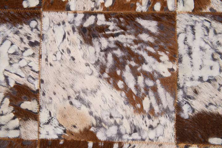 5' 2 x 8' Cowhide Stocks Rug