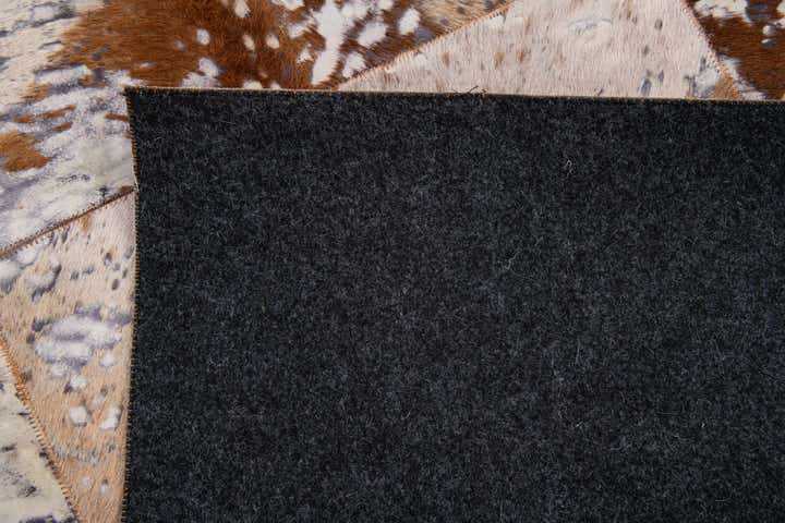 5' 2 x 8' Cowhide Stocks Rug