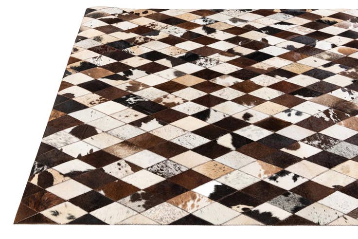 Detail image of 4' 8 x 6' 9 Cowhide Stocks Rug