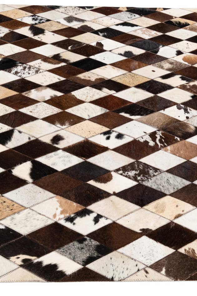 Detail image of 4' 8 x 6' 9 Cowhide Stocks Rug