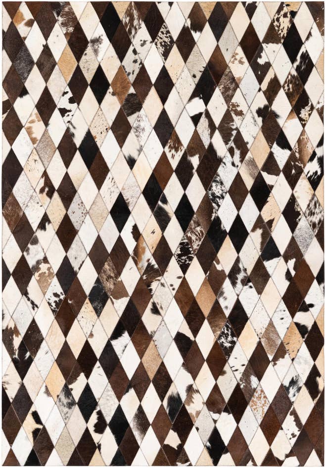Detail image of 4' 8 x 6' 9 Cowhide Stocks Rug