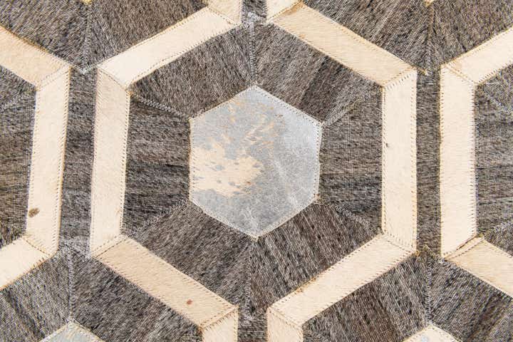 4' 1 x 6' 1 Cowhide Stocks Rug