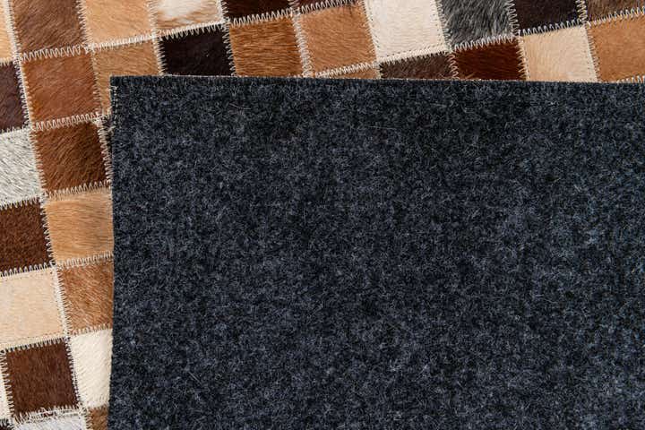 3' 11 x 5' 11 Cowhide Stocks Rug