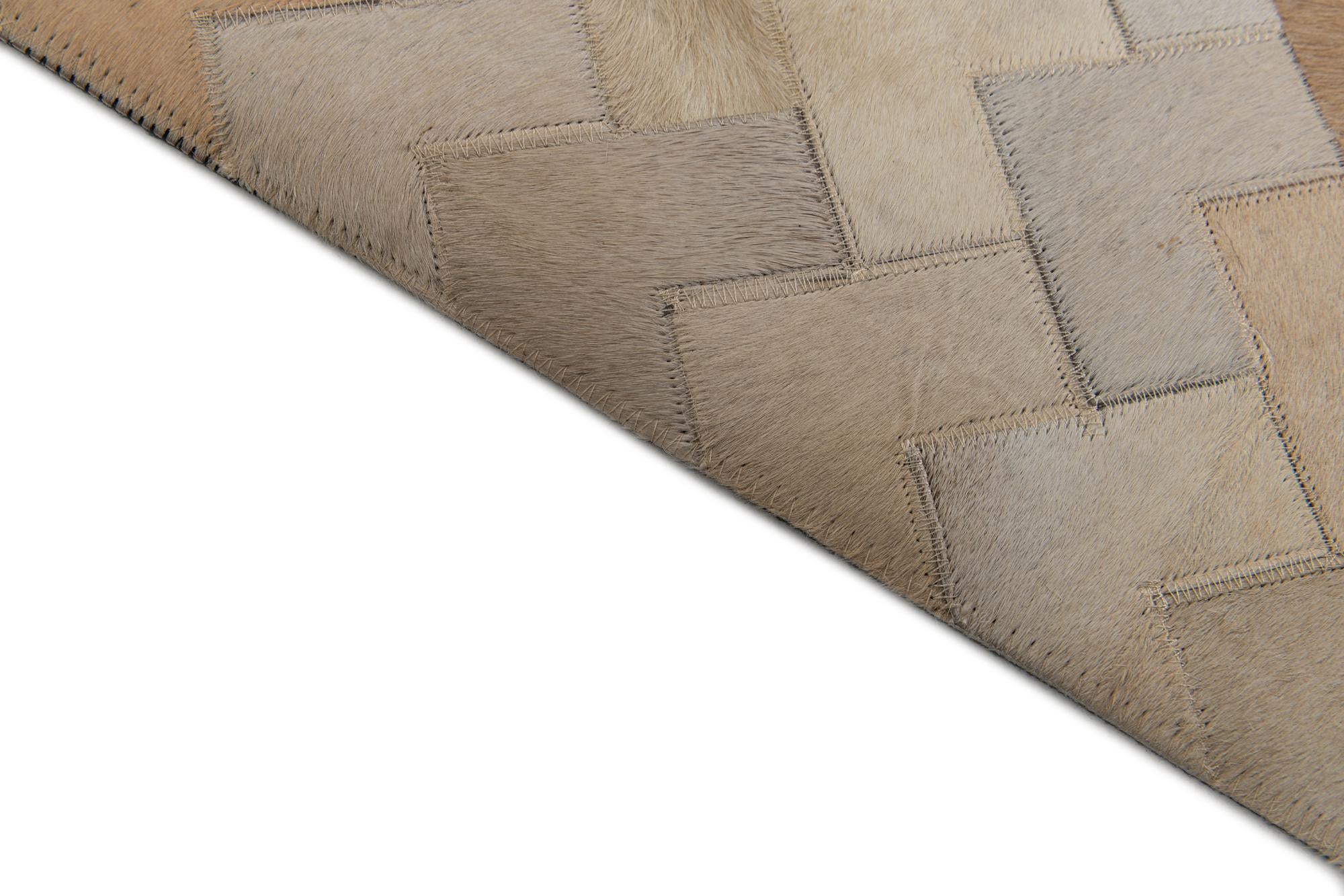 4' 1 x 6' Cowhide Stocks Rug