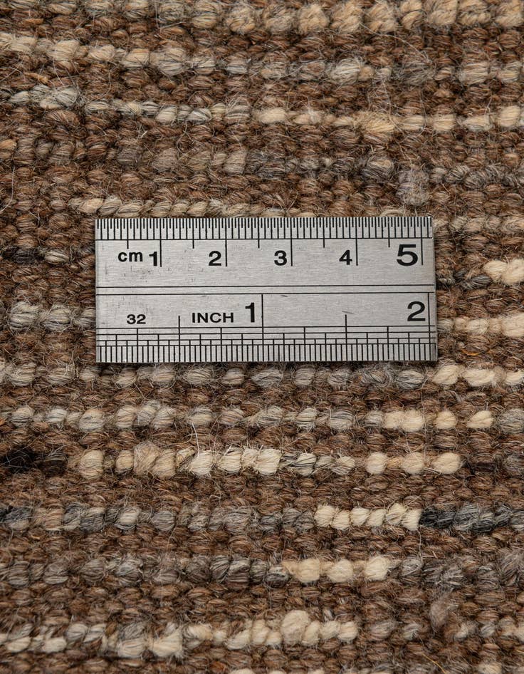 Detail image of 6' 8 x 9' 7  Hand Knotted Darya Wool Rug