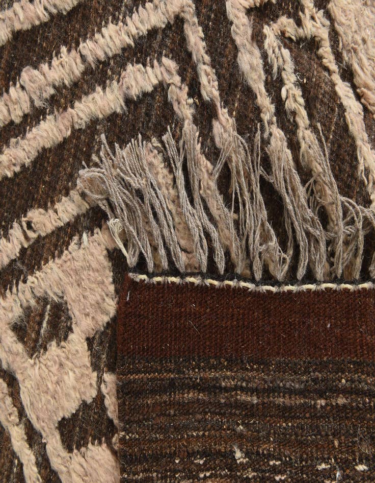 Detail image of 7' 10 x 9' 5  Hand Knotted Darya Wool Rug