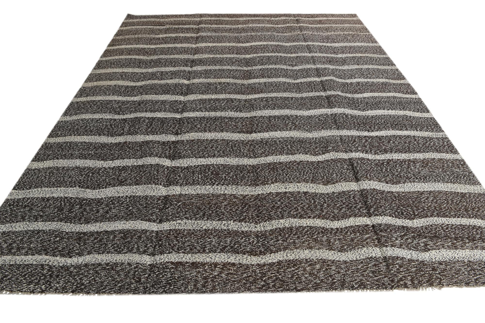 9' 4 x 11' 7 Hand Knotted Darya Wool Rug