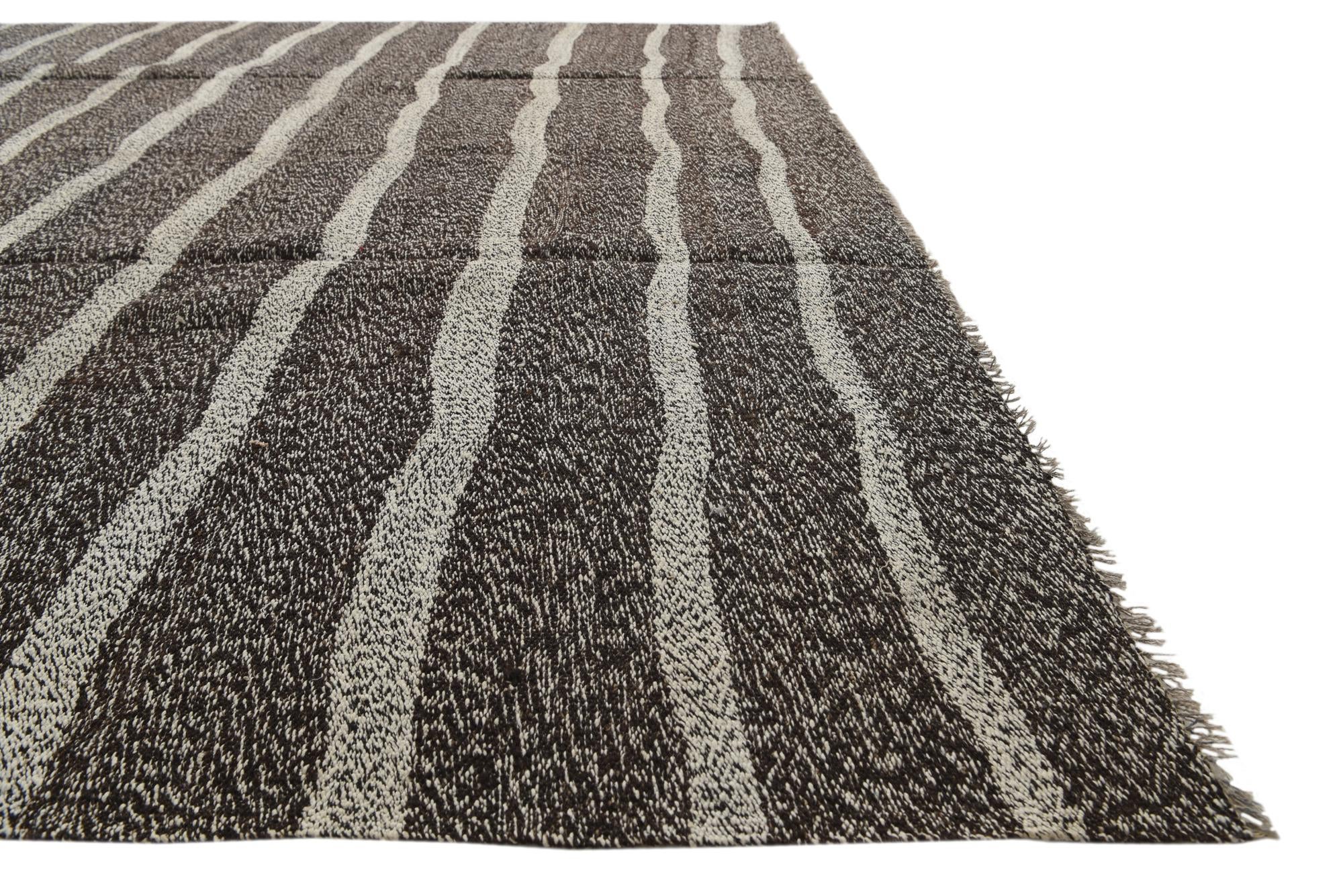 9' 4 x 11' 7 Hand Knotted Darya Wool Rug