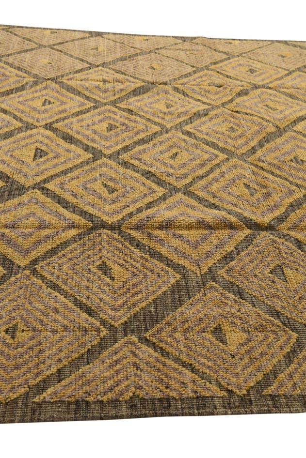 Detail image of 8' 2 x 10' 3 Hand Knotted Darya Wool Rug