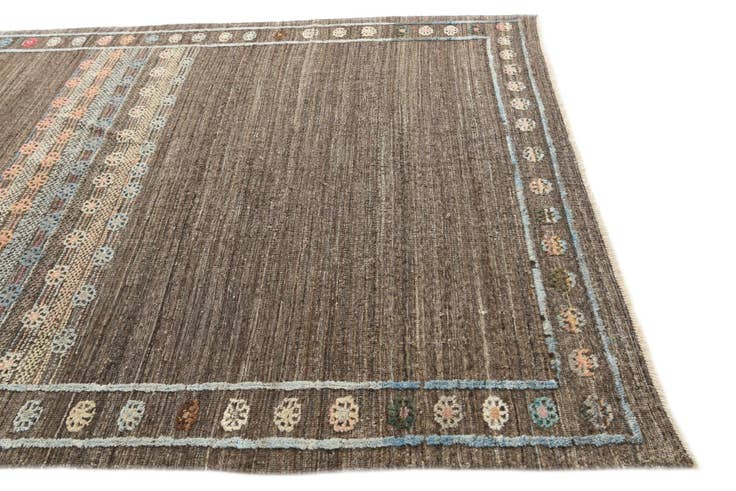 Detail image of 6' 6 x 9' 5 Hand Knotted Darya Wool Rug