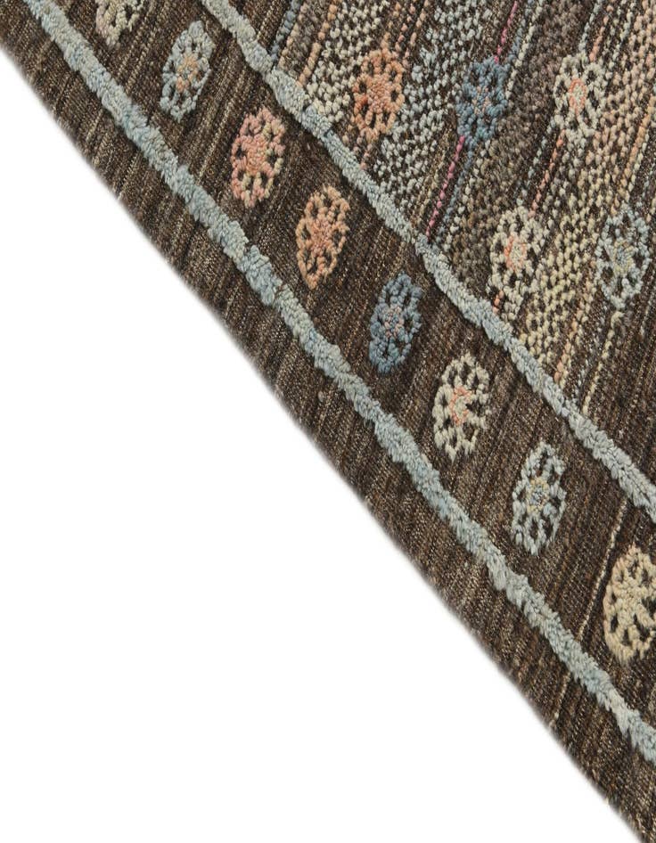 Detail image of 6' 6 x 9' 5 Hand Knotted Darya Wool Rug