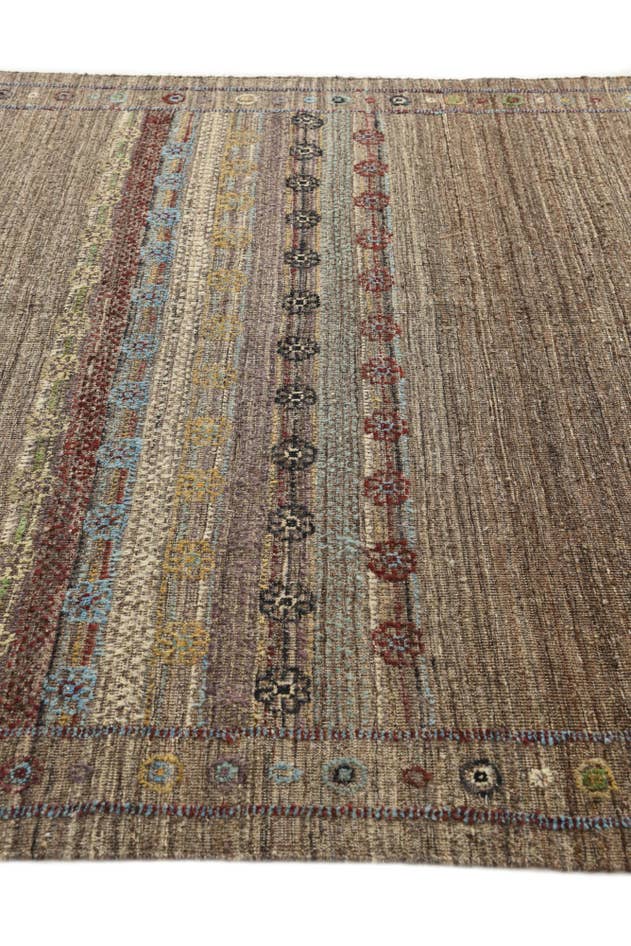 Detail image of 6' 9 x 9' 6 Hand Knotted Darya Wool Rug