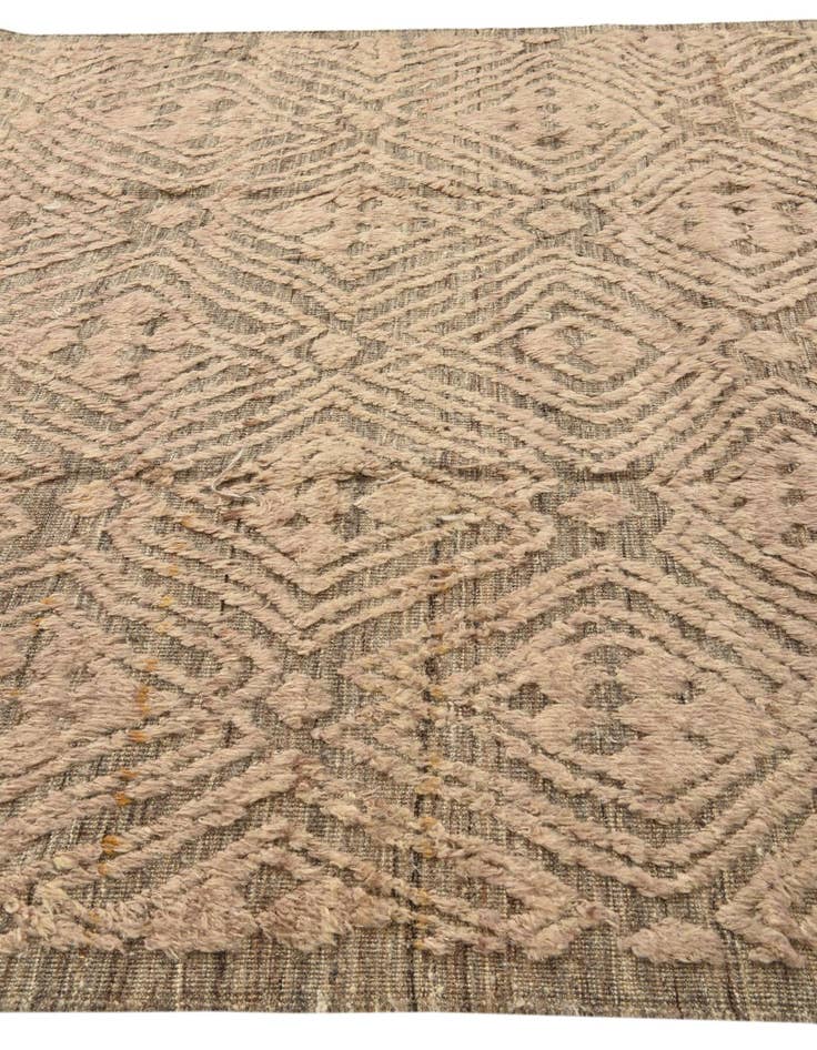 Detail image of 8' x 10' 2  Hand Knotted Darya Wool Rug