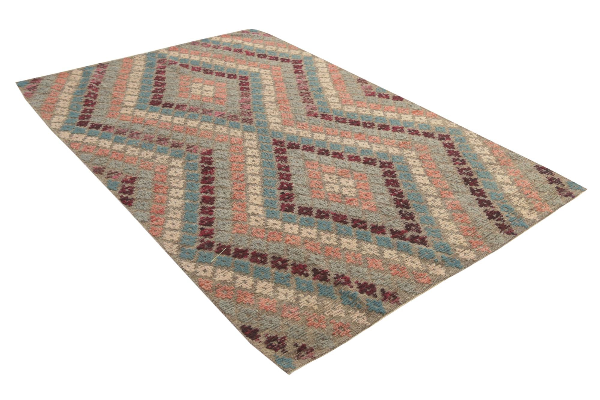5' 7 x 8' 4 Hand Knotted Darya Wool Rug