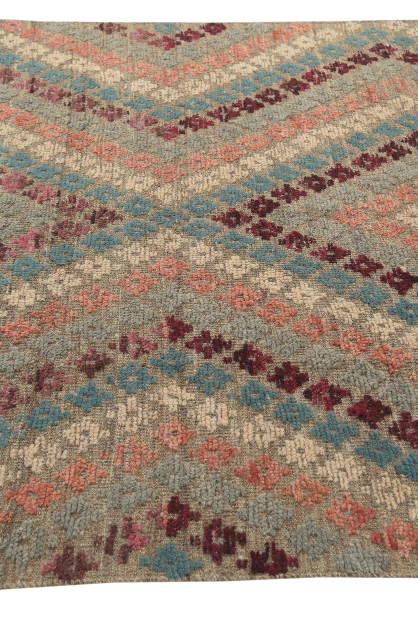 5' 7 x 8' 4 Hand Knotted Darya Wool Rug