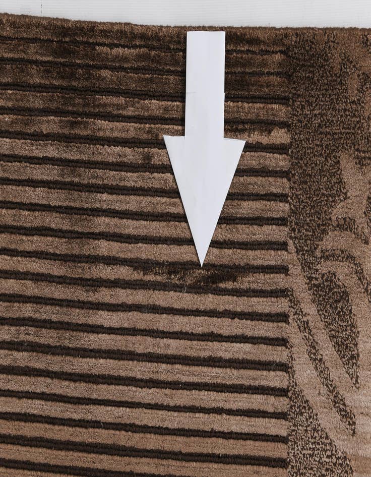 Detail image of 8' 2 x 10'  Hand Knotted Darya Wool Rug