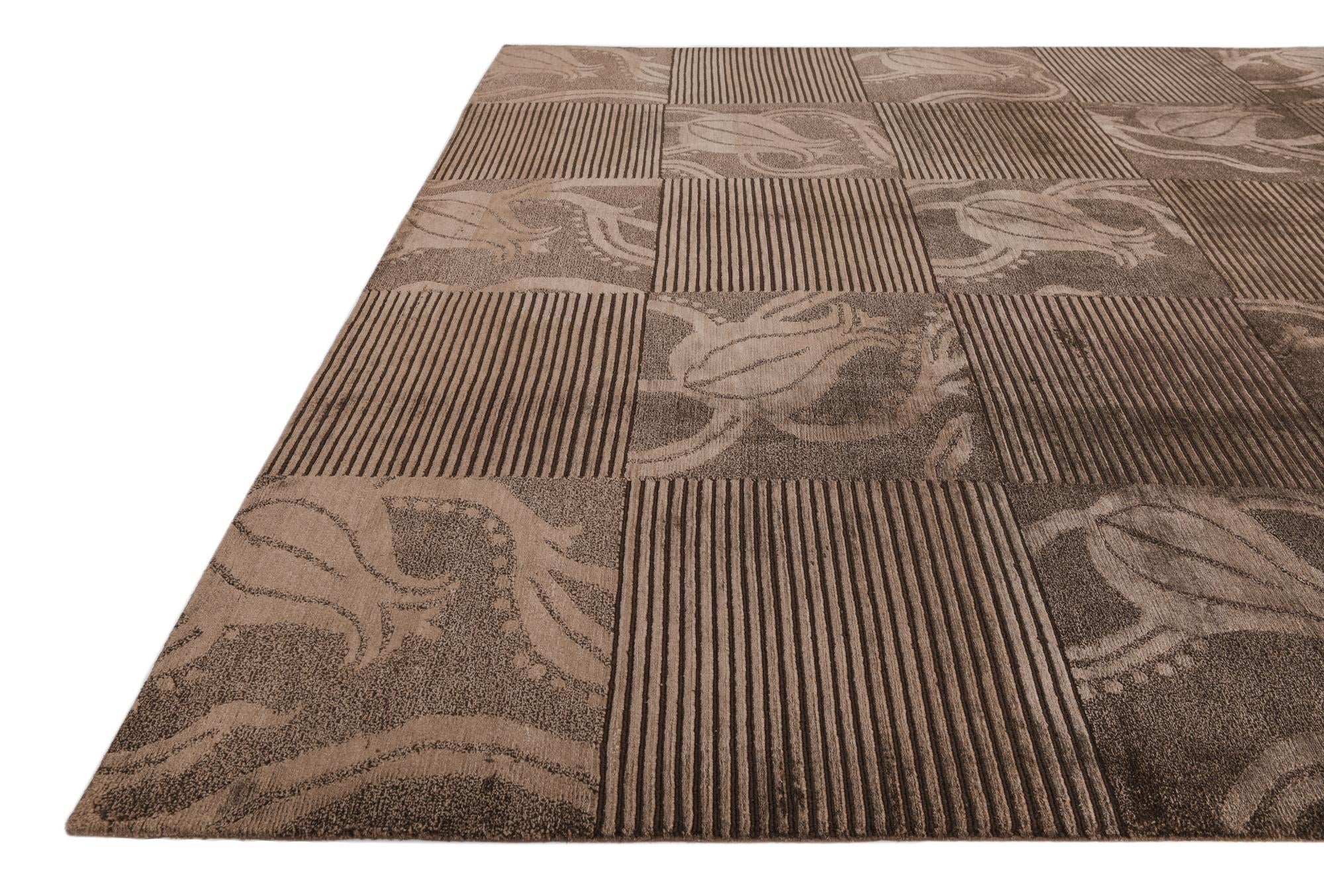 8' 2 x 10' Hand Knotted Darya Wool Rug
