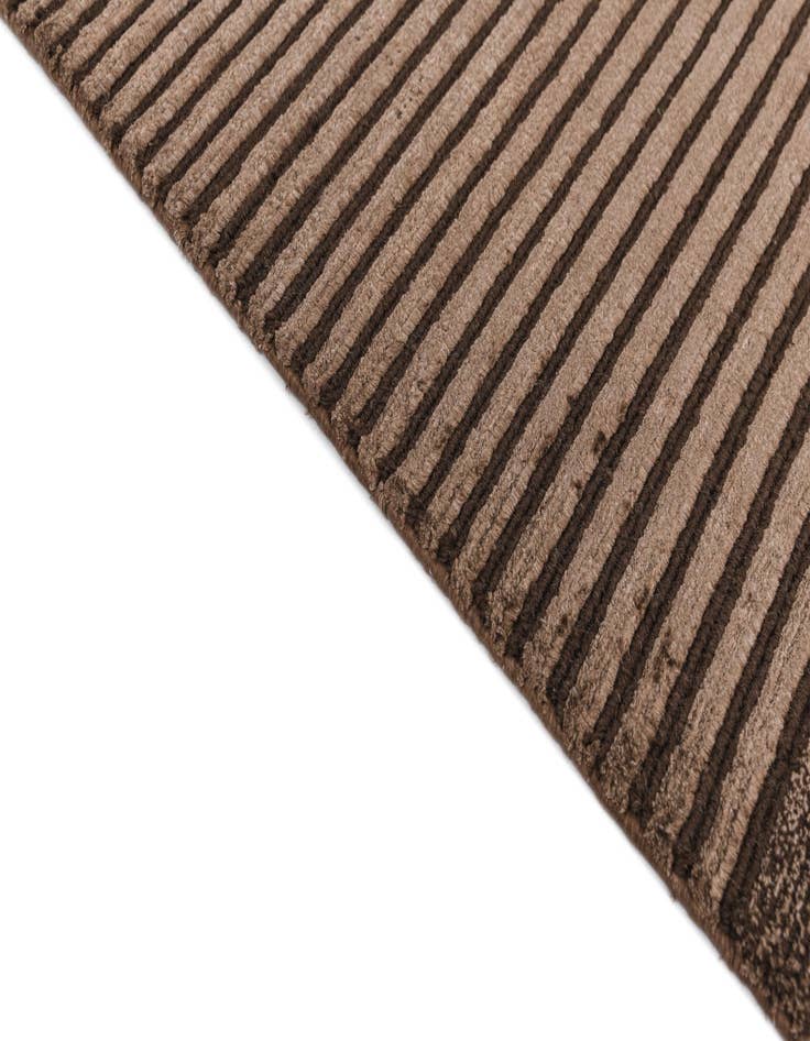 Detail image of 8' 2 x 10'  Hand Knotted Darya Wool Rug