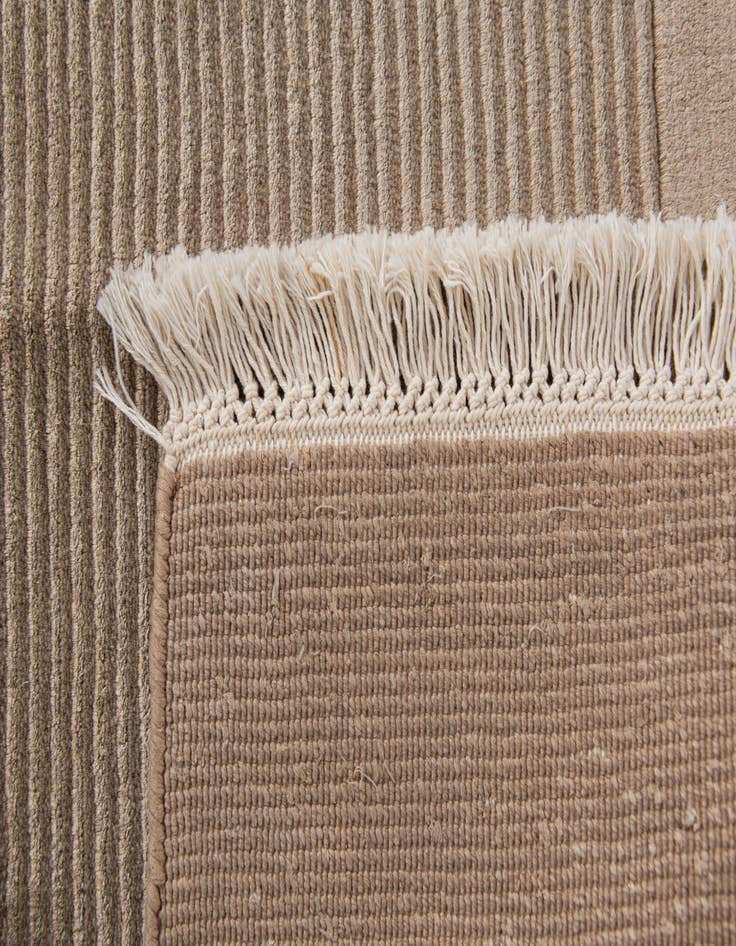 Detail image of 8' 1 x 11' 11  Hand Knotted Darya Wool Rug