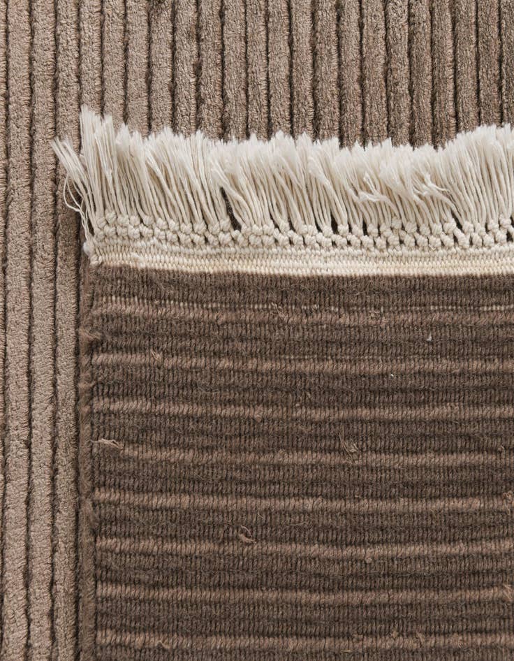 Detail image of 9' 9 x 13' 3  Hand Knotted Darya Wool Rug