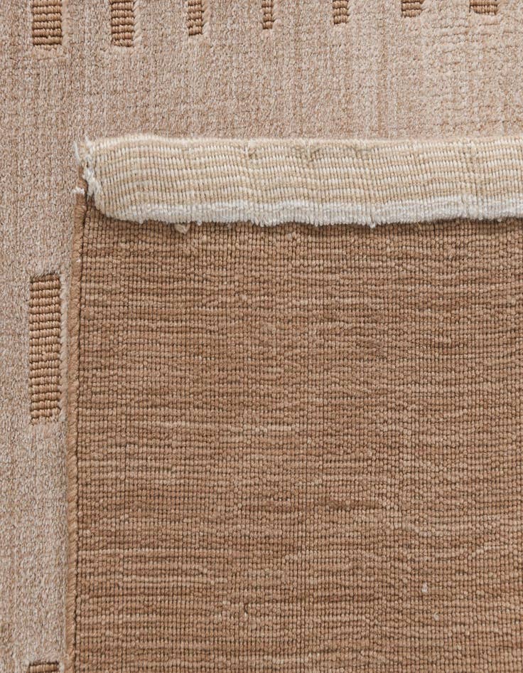 Detail image of 6' 5 x 9' 8  Hand Knotted Darya Wool Rug