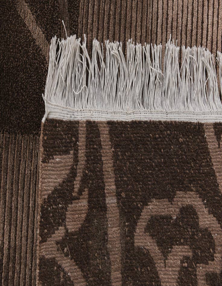 Detail image of 6' 9 x 10' 1  Hand Knotted Darya Wool Rug